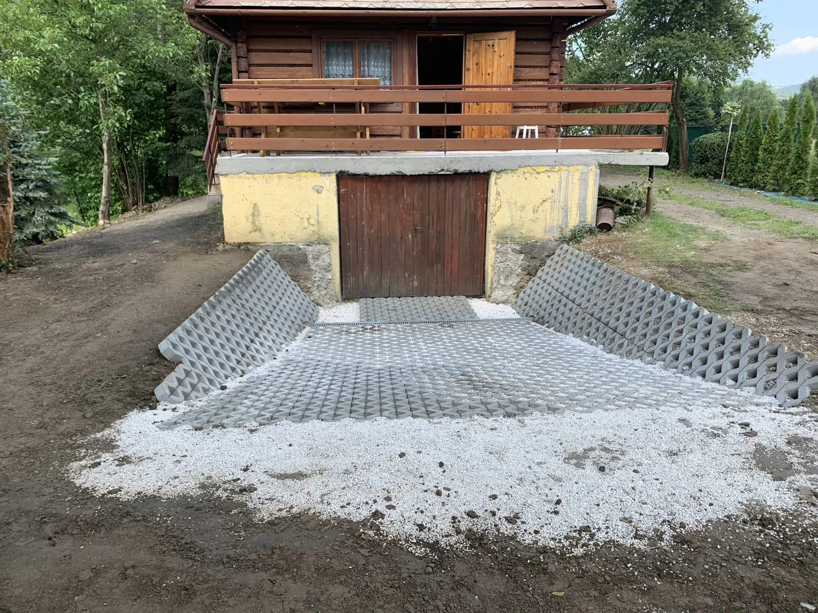 renowacja podworka wjazd kasinka mala 3